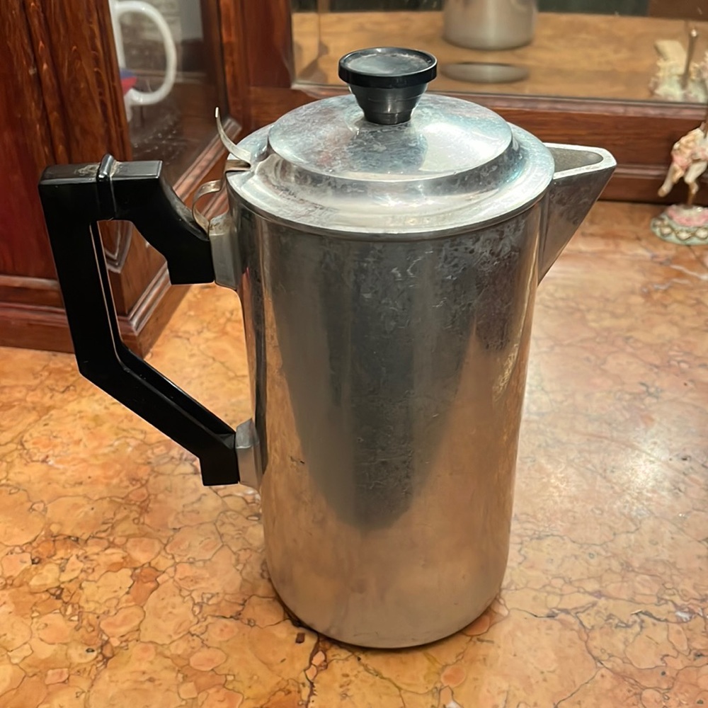 Heavy aluminum stove top, non-electric coffee pot with Bakelite handle & knob